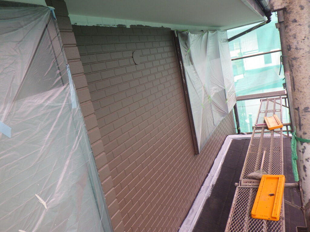 外壁の中塗り塗装終了です