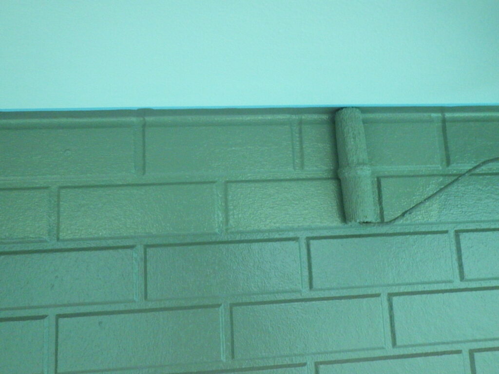 軒天取り合い塗装２回目です