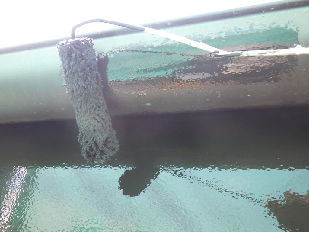 軒樋の中塗り中です
