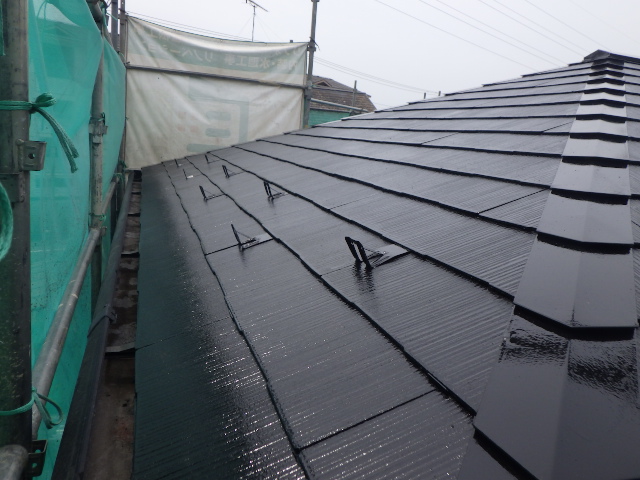 屋根上塗り終了です