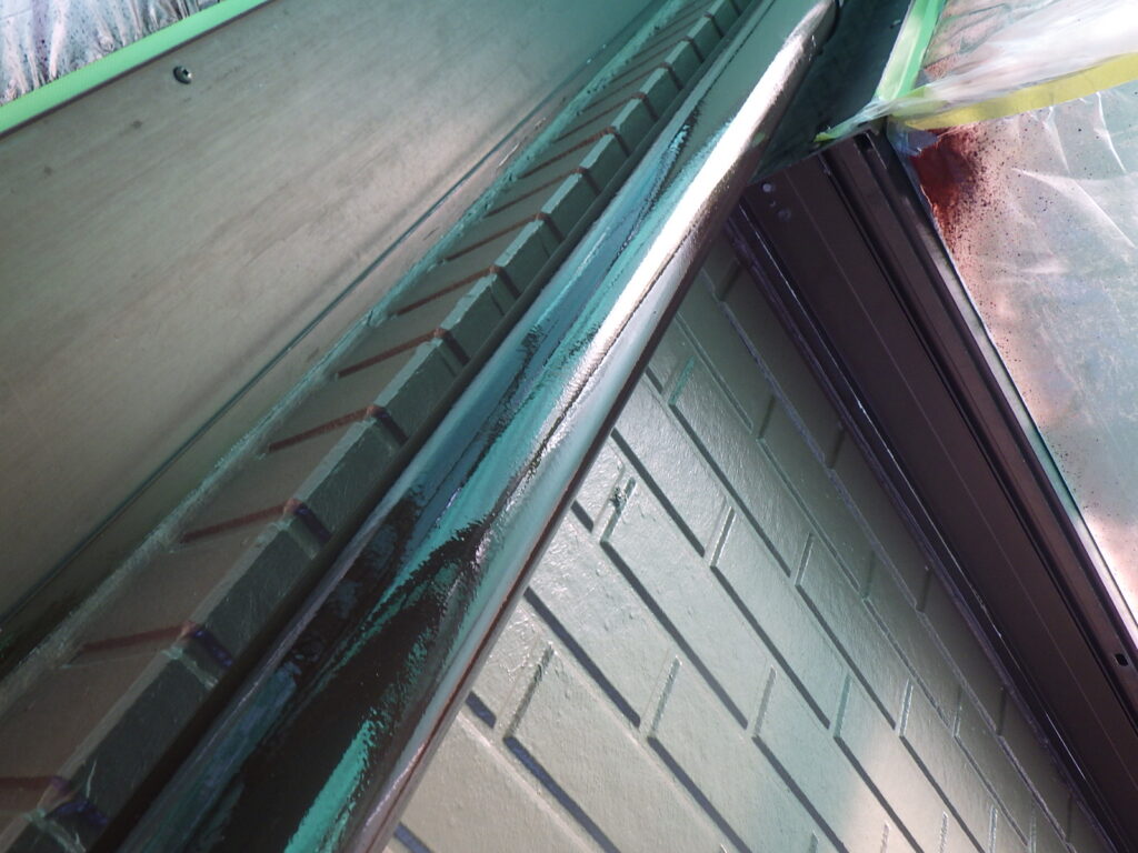 縦樋の上塗り終了です