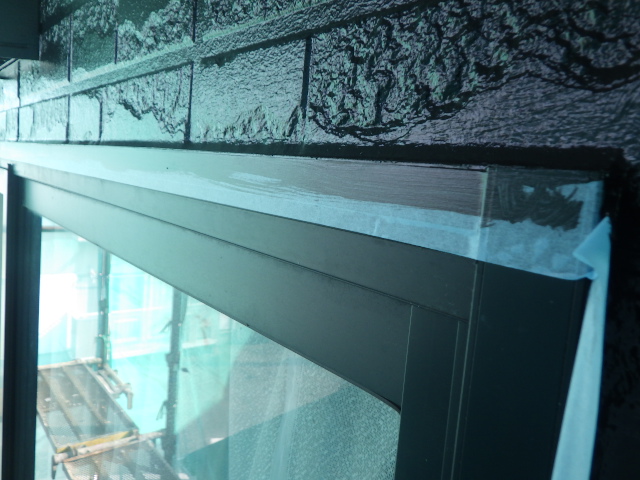 塗料を塗り込みました