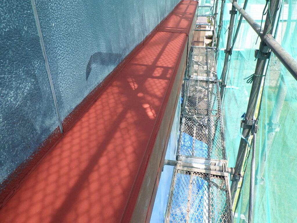 出窓板金部錆止め塗装終了です