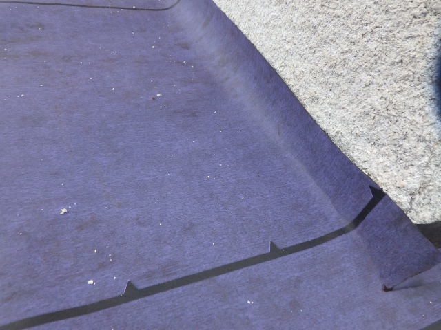 ルーフィングの貼り付け終了です