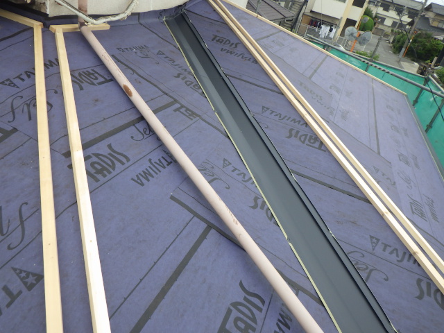 谷樋の取り付け終了です