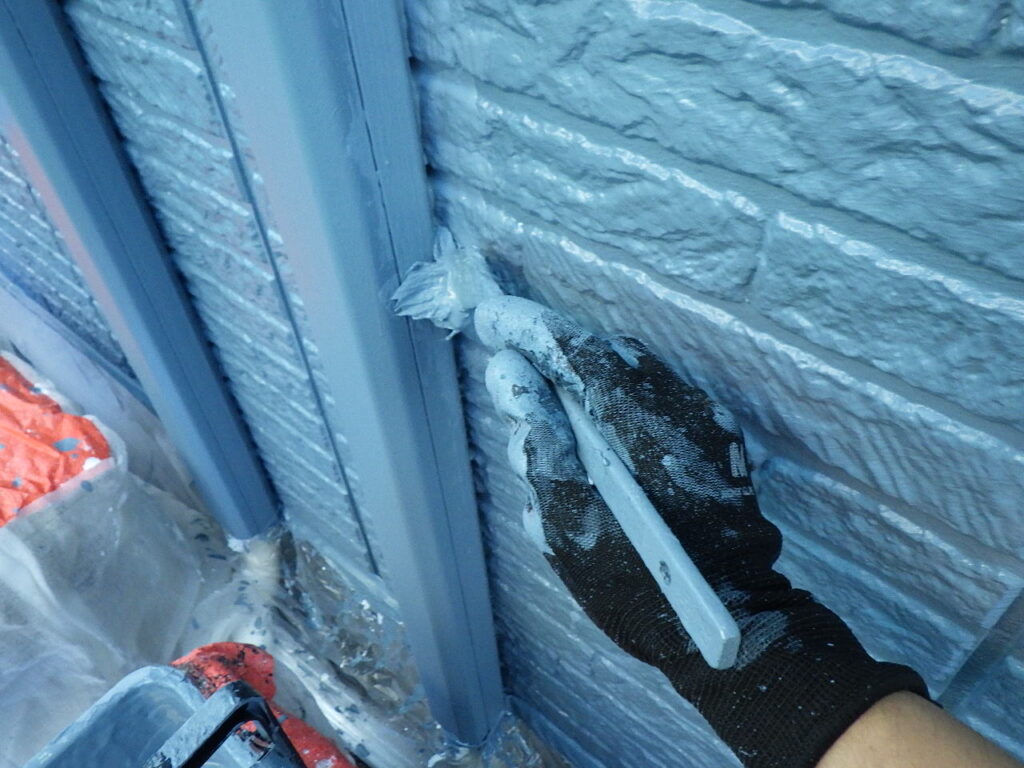 外壁上塗り塗装中です