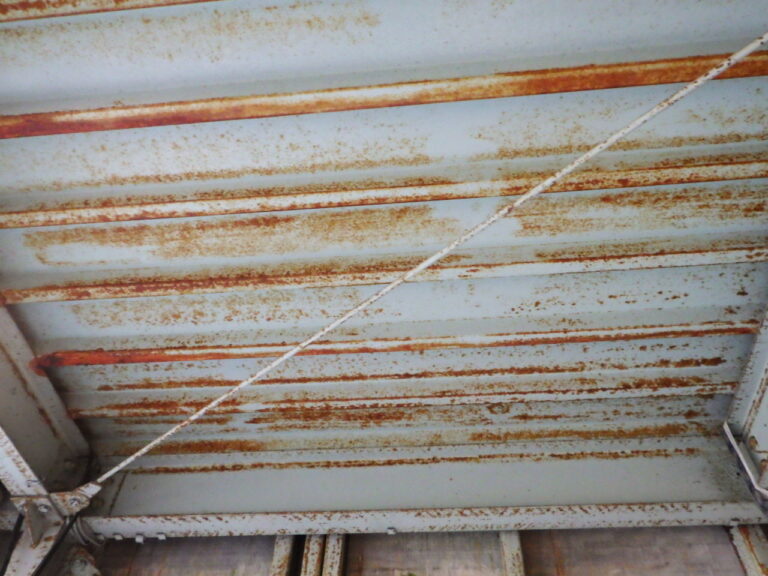 施工前の車庫内の状態です