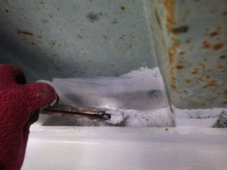 錆止めの塗装中です