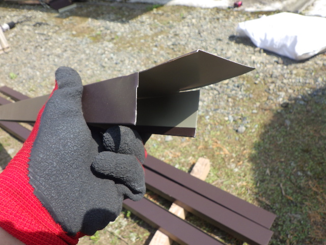 カッパの加工中です