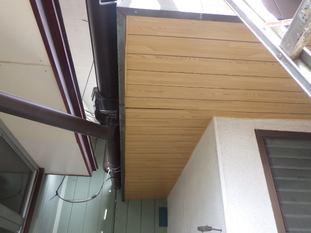 軒天貼り換え終了です