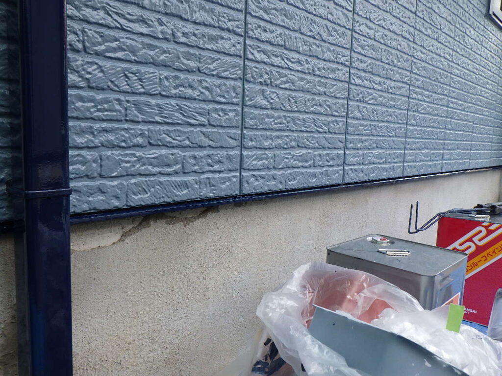 土台水切りの上塗り終了です