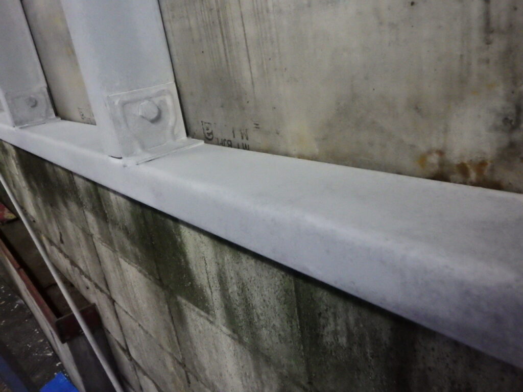 鉄部下塗りが終了しました