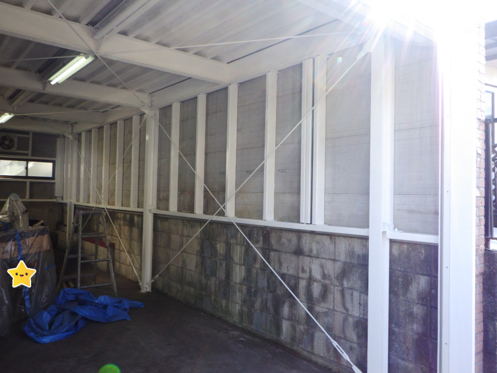 車庫内鉄部中塗りが終了しました