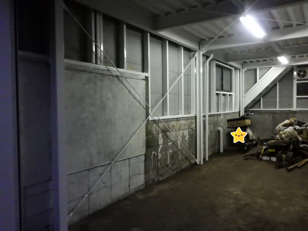 車庫内鉄部塗装終了です