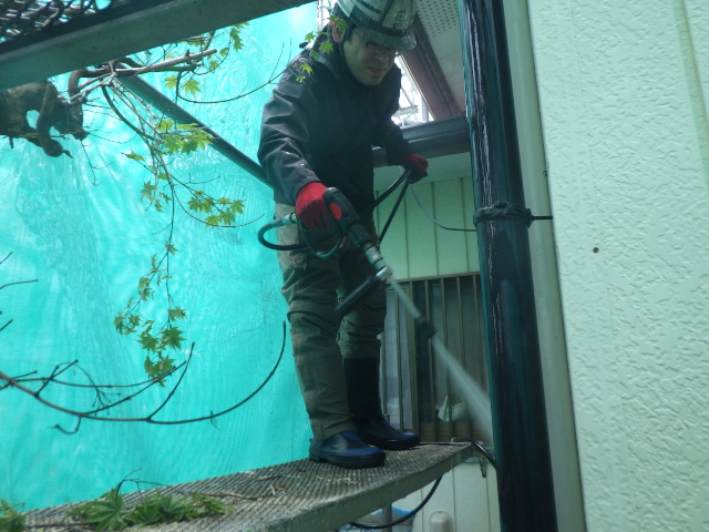 高圧洗浄中です