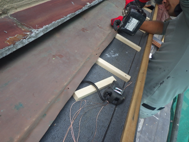 桟木を取り付けました