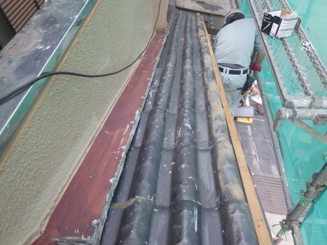 地瓦の葺き直し終了です