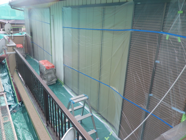 ベランダ周りの養生が終了しました