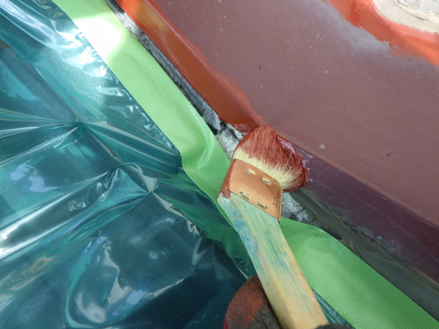 壁水切りの塗装中です