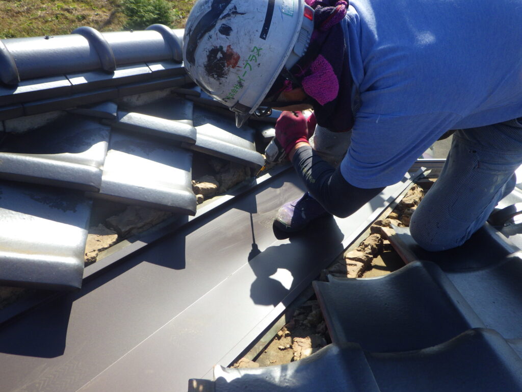 谷樋のカバー中です