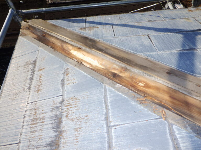 棟板金を取り外しました