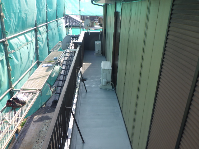 防水塗装の上塗り終了です