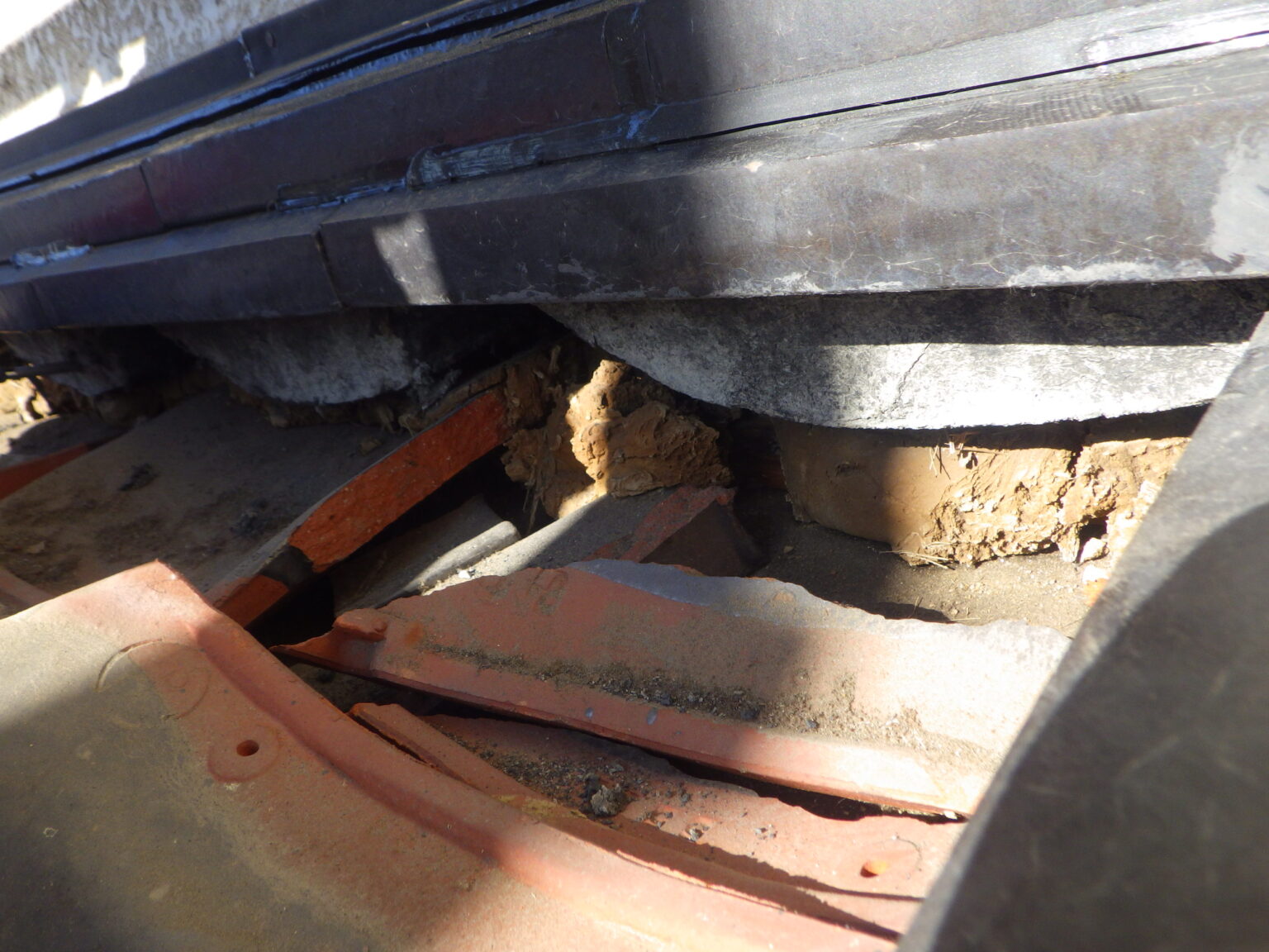 地瓦を外していきます