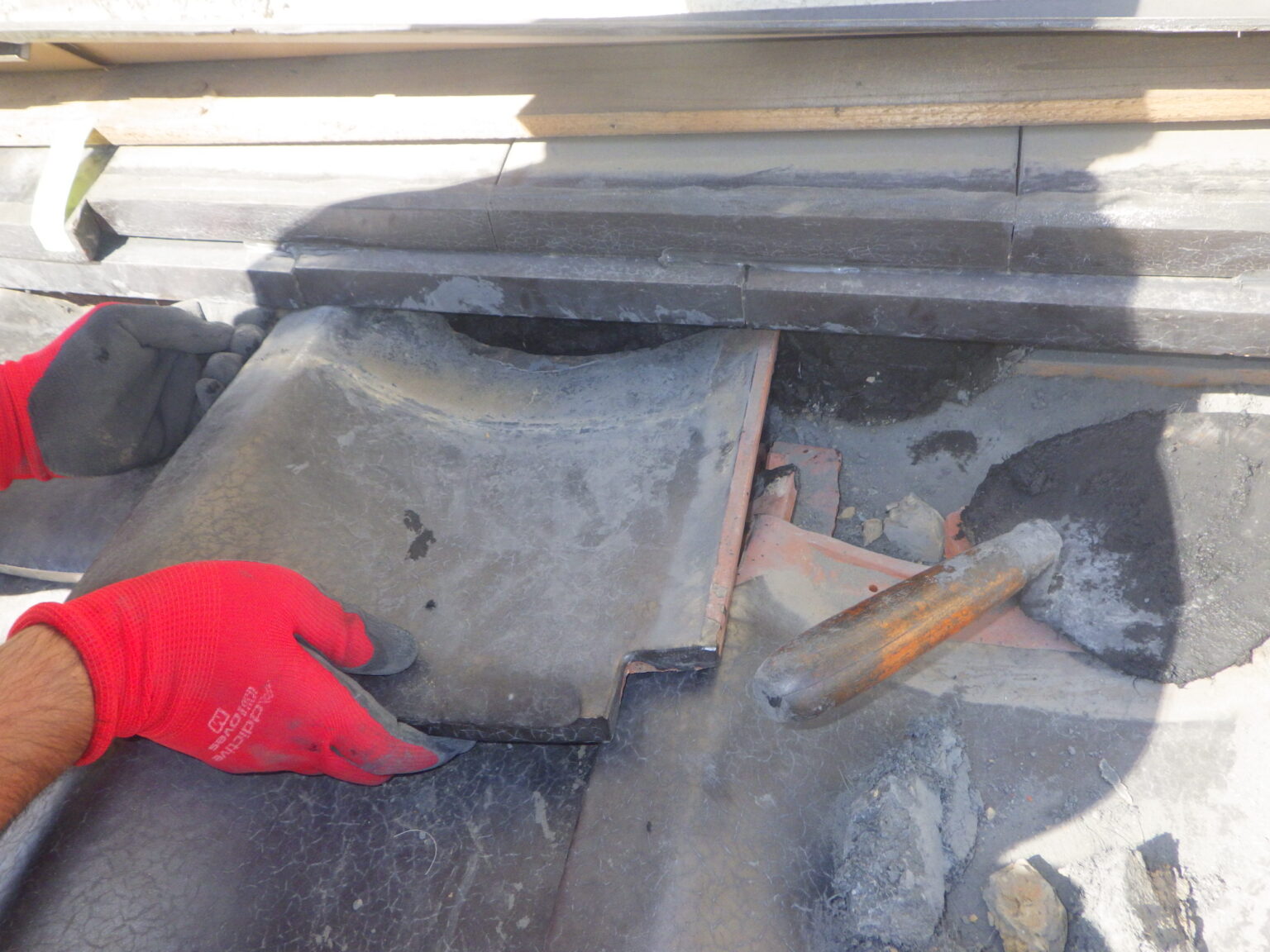 地瓦を戻しました