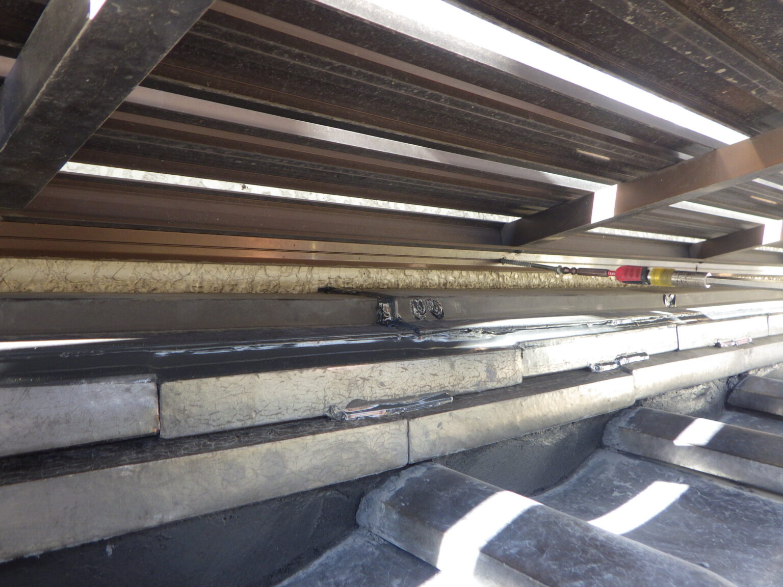 手摺の戻し中です