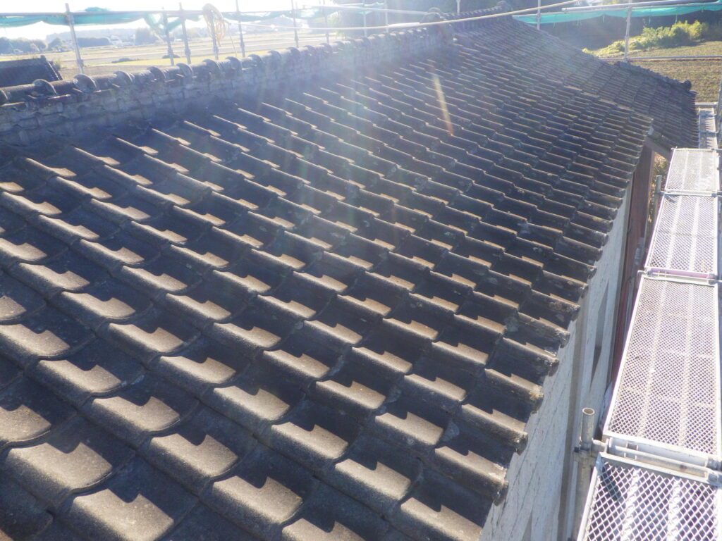 既存納屋屋根です