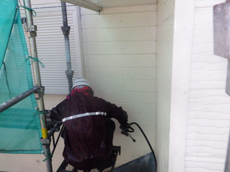 ２階外壁の洗浄中です