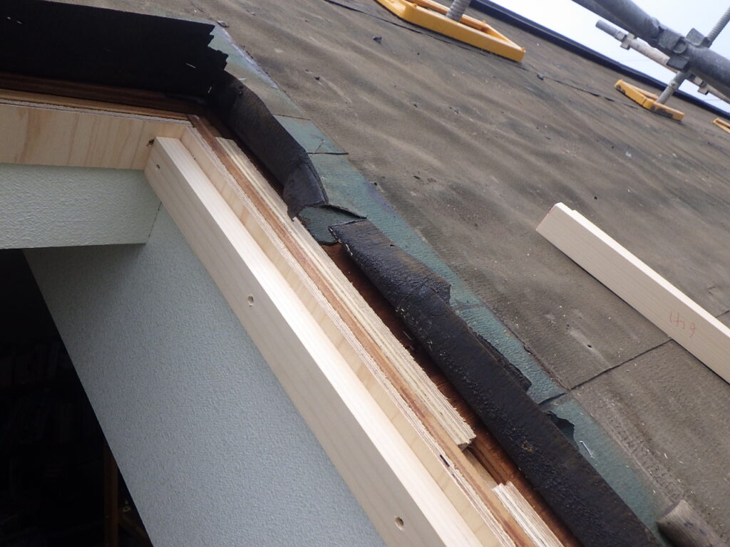 天窓下地の固定終了です