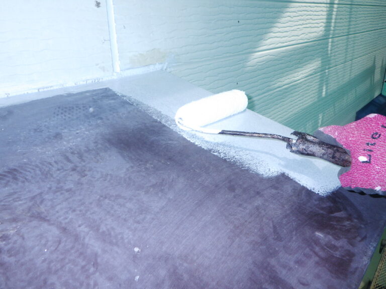 板金の錆止め塗装中です