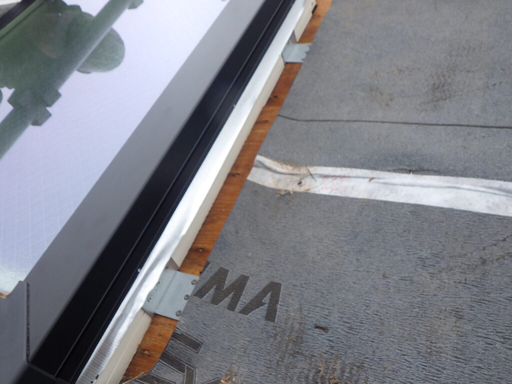 天窓の固定終了です