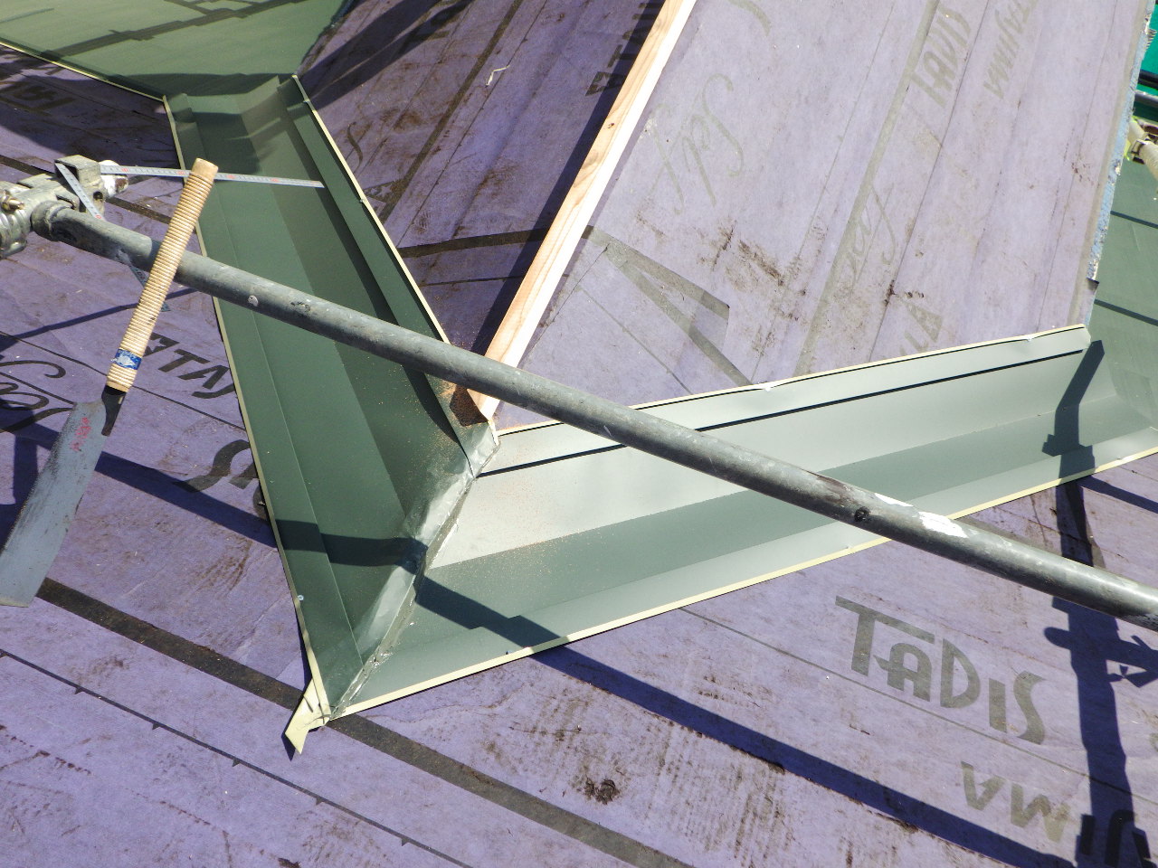 谷樋の取り付け終了です