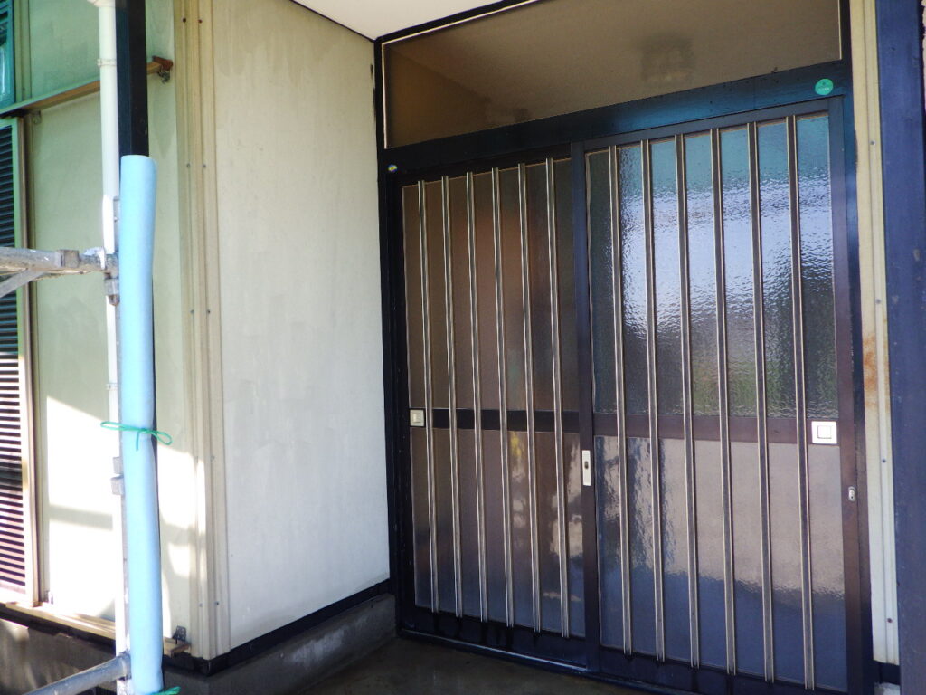 窓周りの高圧洗浄が終了しました