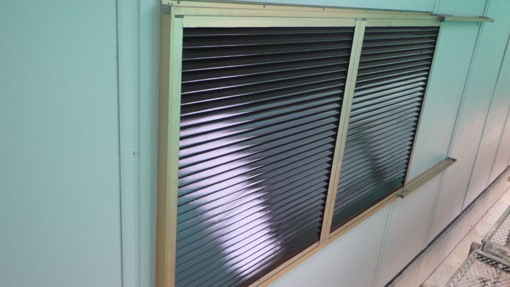 上塗り吹付終了です