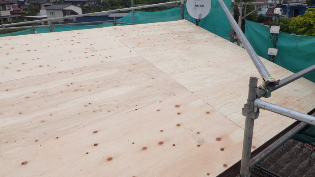 野地板の貼り付け終了です