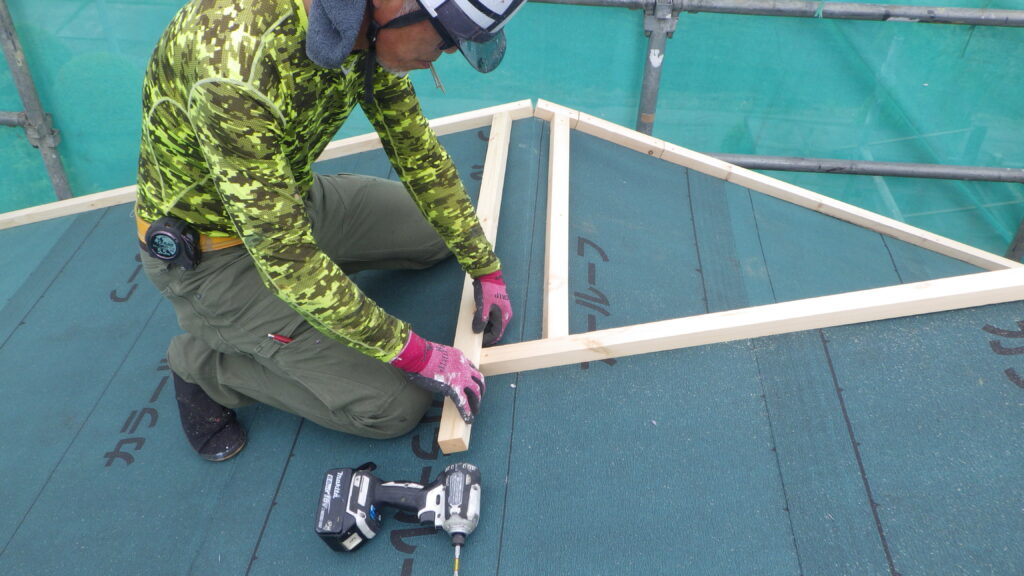 板金下地の取り付け中です