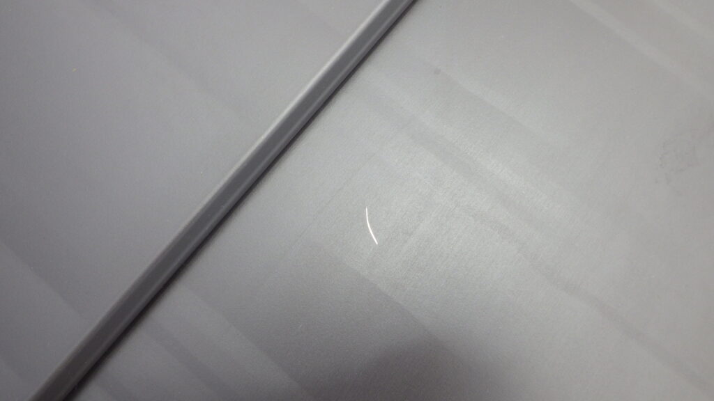 タッチアップ前のルーフの状態です