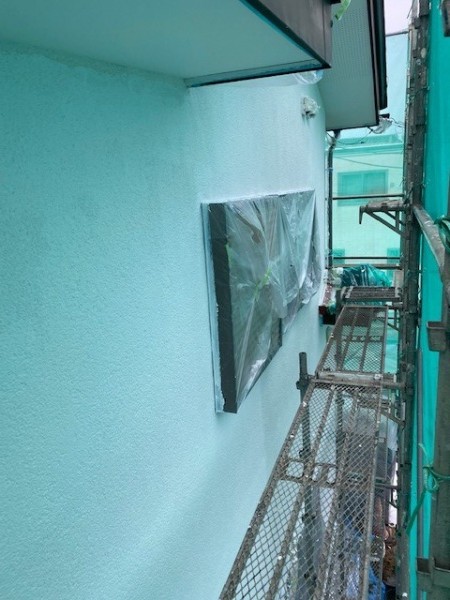 西、東面の外壁下塗りが終了しました