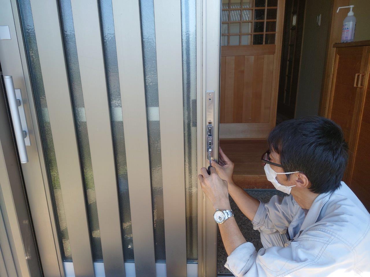 玄関戸メンテナンス