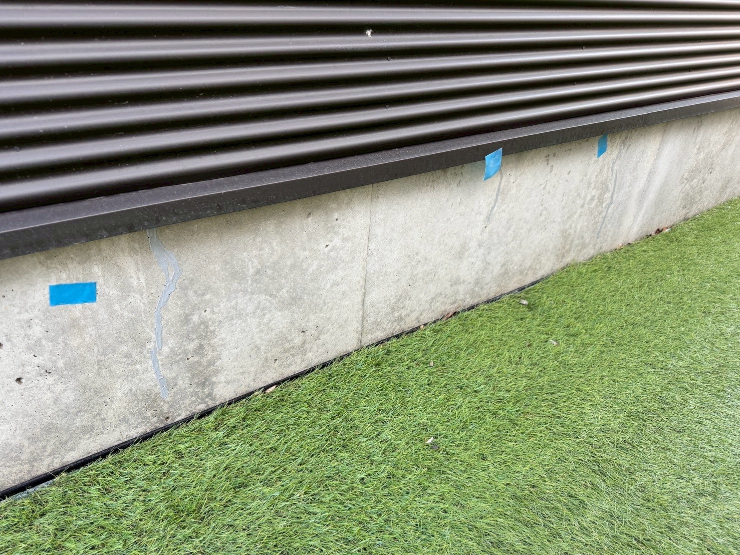 基礎クラック補修中