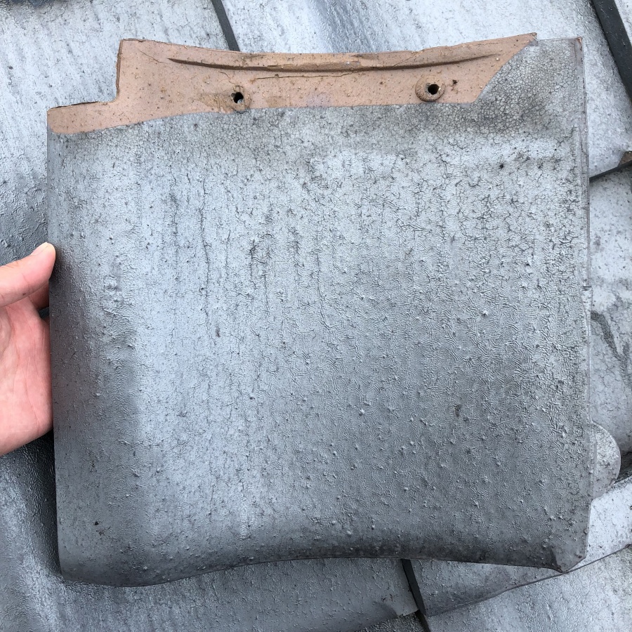 ケラバ瓦飛散　固定し直し工事