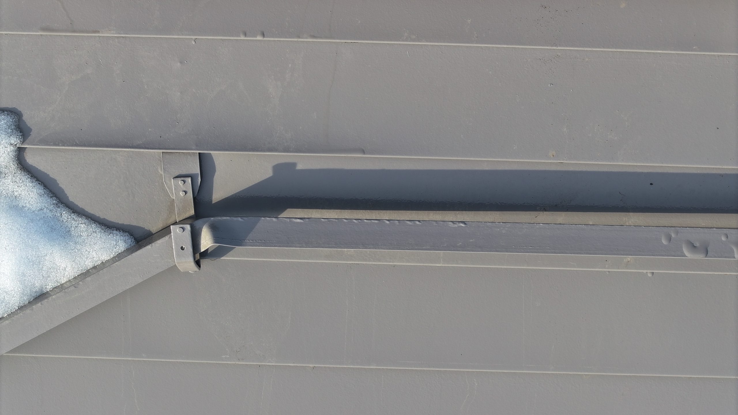 雪止めアングルの破損　現地調査