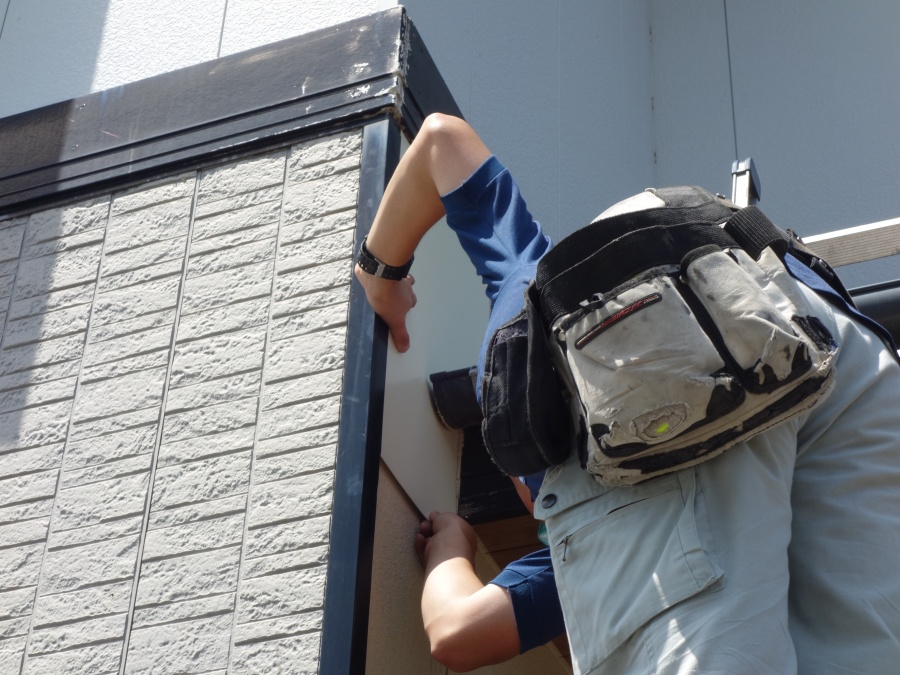 外壁剥離した箇所を修繕工事