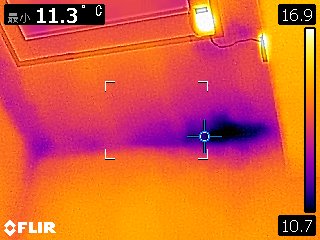 天窓雨漏れ　現地調査