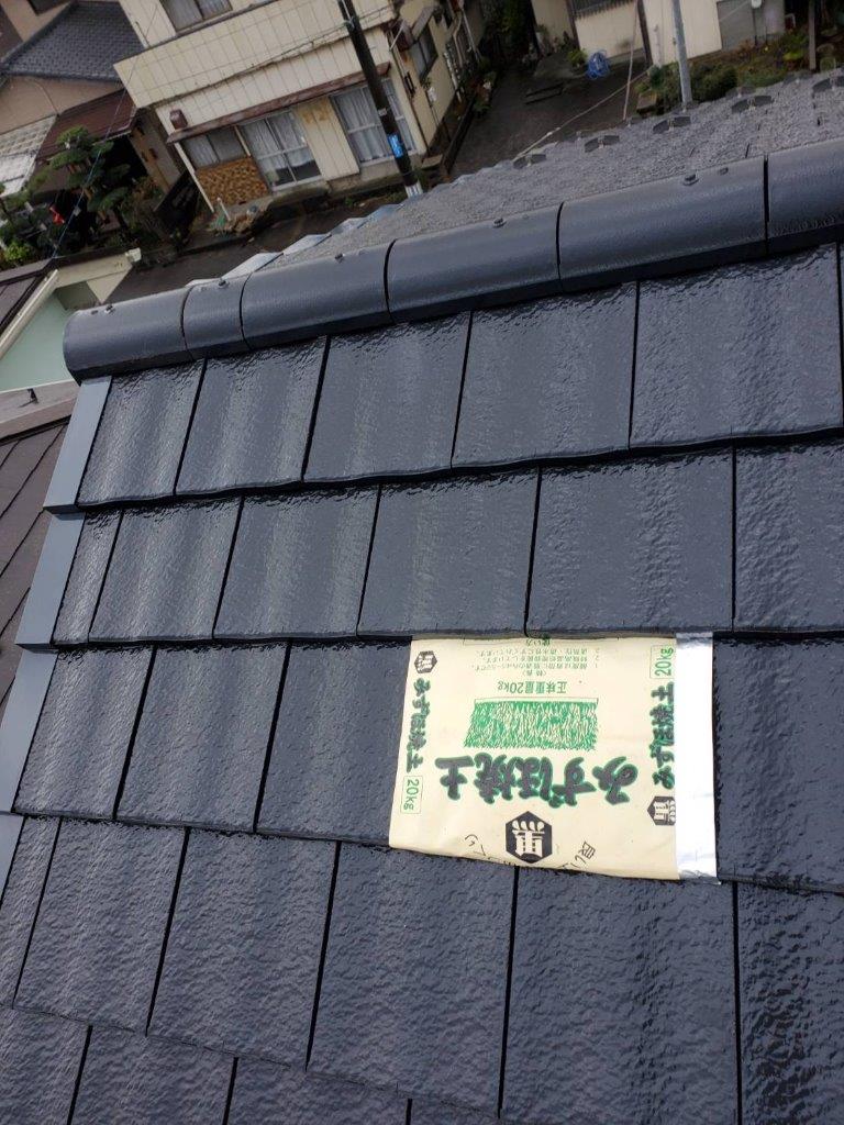 瓦の割れ応急処置