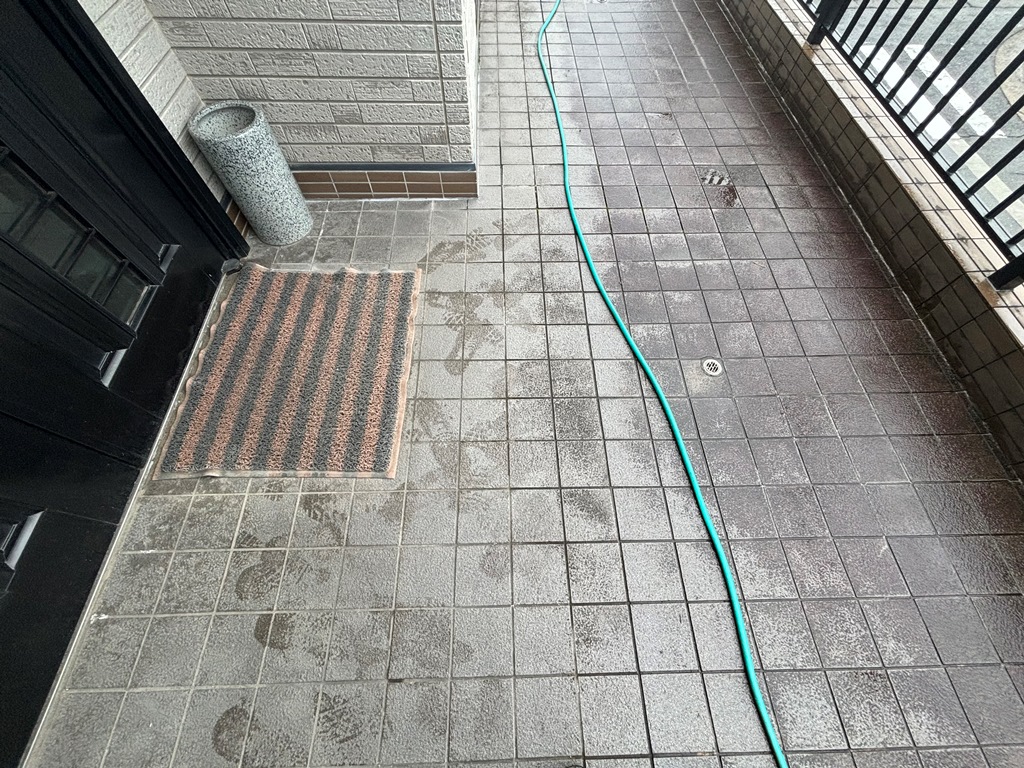 車庫雨漏れ　現地調査