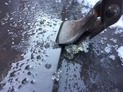 板金屋根　板金つかみ　雨漏り